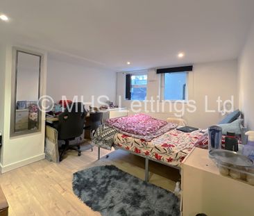 5 Bedroom Mid Terraced House for rent in Ash Road - Photo 6