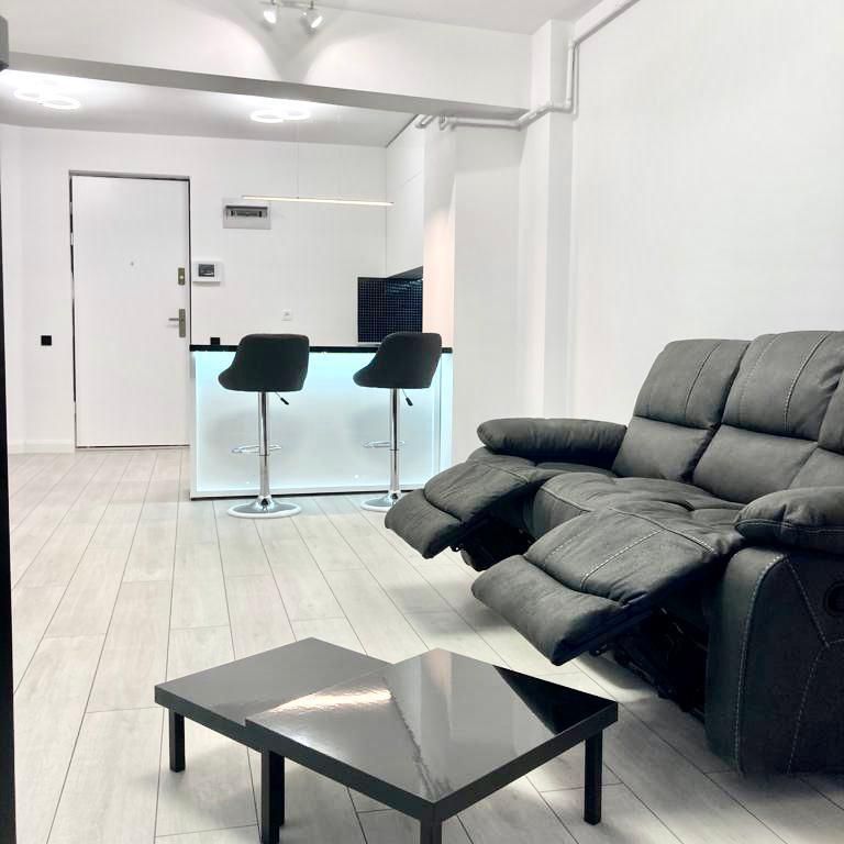 Apartament 2 camere, S 47 mp, mobilat, utilat, complexul Wings. - Fotografie 1