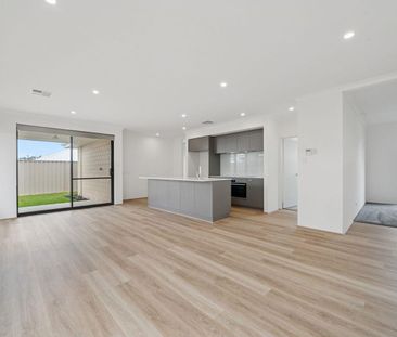 33 Desert Pea Loop, Piara Waters, WA 6112 - Photo 3