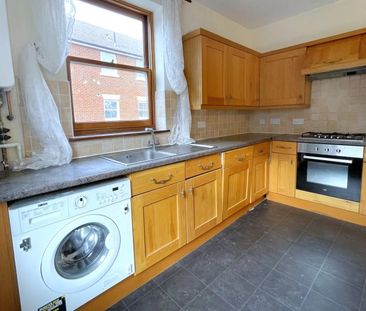 2 bedroom flat to rent - Photo 3