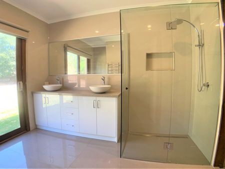 16 St Muir Drive, Warrandyte - Photo 2