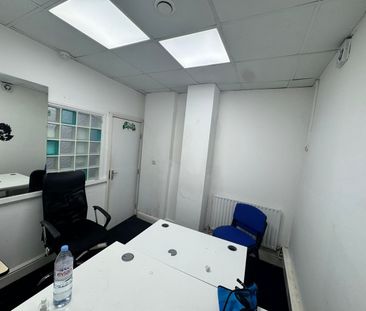 Room in a Shared Flat, Mile End Road, E1 - Photo 2