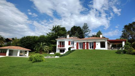 Maison à louer à Urrugne, avec vue magnifique sur la Rhune. - Photo 2