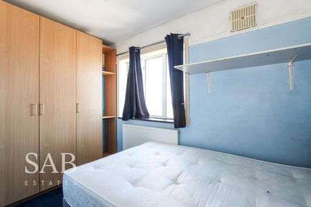 4 bedroom flat to rent - Photo 2