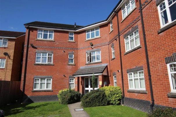 Linnyshaw Close, Bolton, BL3 4WF - Photo 1