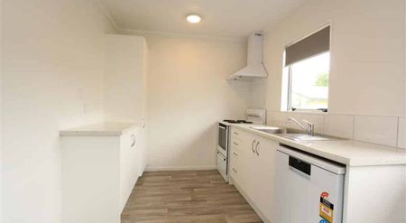 Look inside and be surprised! - Photo 2