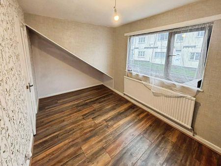 2 bedroom end of terrace house to rent - Photo 3