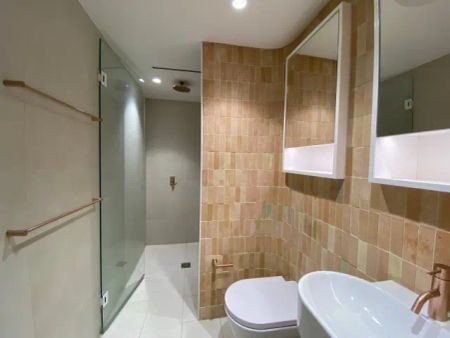 206/12 Hall Street,Bondi Beach,New South Wales 2026, Sydney - Photo 3