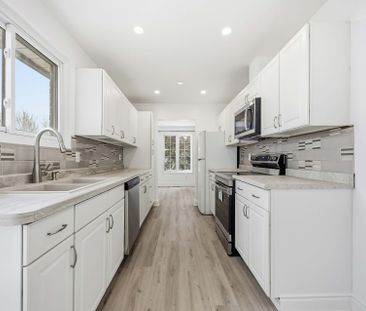 For Lease - 249 Hodgson Drive, Newmarket, Ontario - Photo 6