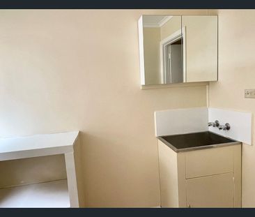 No Car, No Worries - Photo 2