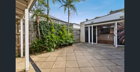 Spacious Family Home in a Prime Hawthorn East Location - Photo 5