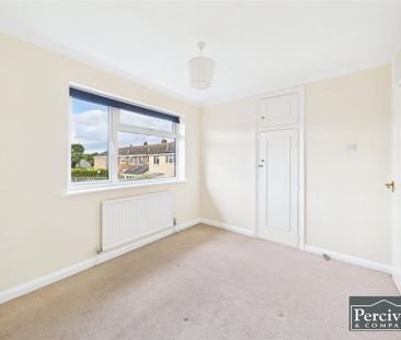 3 bedroom semi-detached house to rent - Photo 6