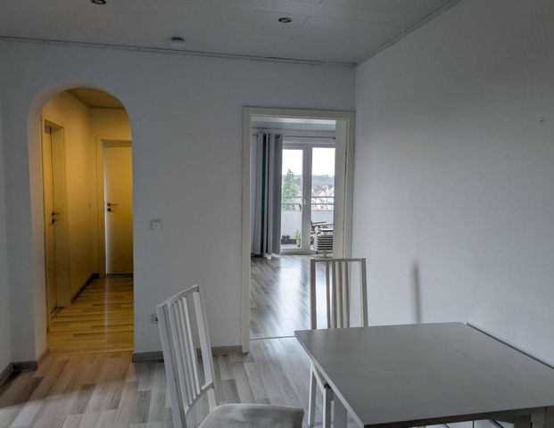 *Racano Immobilien* Großzügige 4 Zimmer Wohnung mit Balkon. - Photo 1