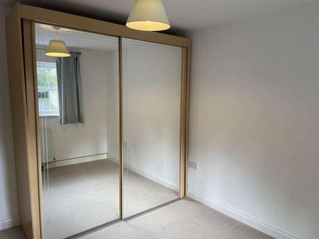 Farriers Court, Witney, OX28 - Photo 2