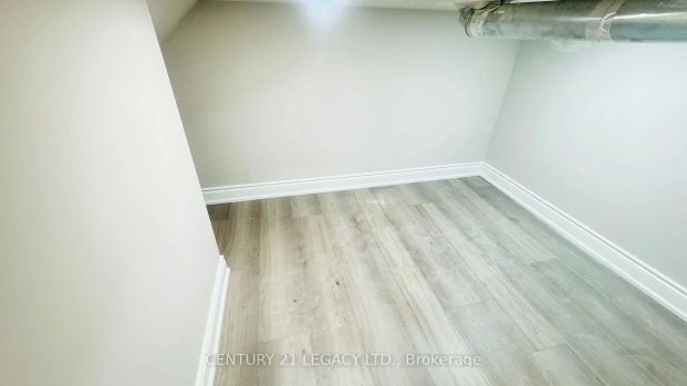 Detached Home For Lease | W9229421 - Photo 1