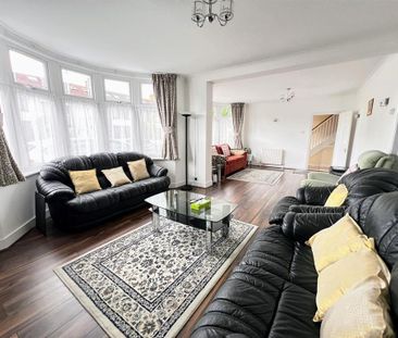 Room in a Shared House, Shirley Gardens, IG11 - Photo 1