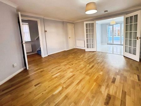 3 bedroom detached house to rent - Photo 2