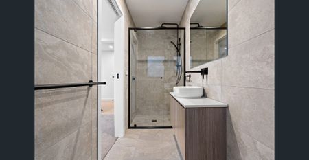 LIKE NEW TOWNHOME IN THE HEART OF ELTHAM VILLAGE SHOPPING CENTRE - Photo 4