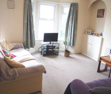 Priory Avenue, High Wycombe - Photo 2