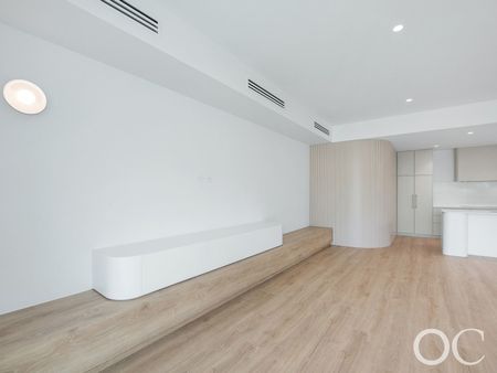 Open the Door to Effortless Elegance - Photo 2