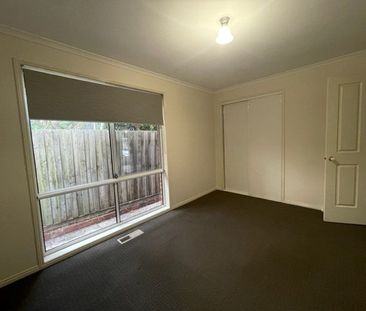 PRIME LOCATION! - Photo 5