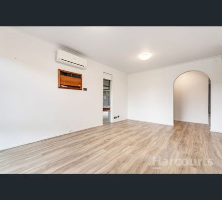 25 Glenside Crescent, Craigie, WA 6025 - Photo 1