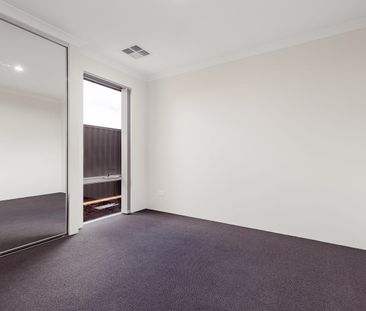 Modern Family Home - Photo 5