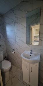 2 Bed Flat, St. Marks Road, BS5 - Photo 4