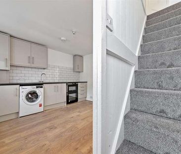 Branch Road, Park Street, AL2 - Photo 2