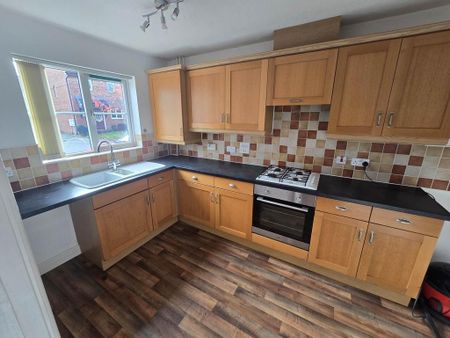 3 bedroom end of terrace house to rent - Photo 5