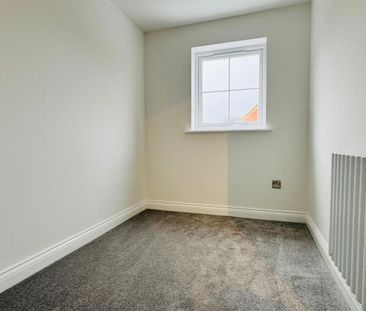 3 bedroom end of terrace house to rent - Photo 4