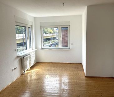 Geräumige 2-Zimmer-Wohnung mit Balkon in zentraler Lage von Leverku... - Foto 1