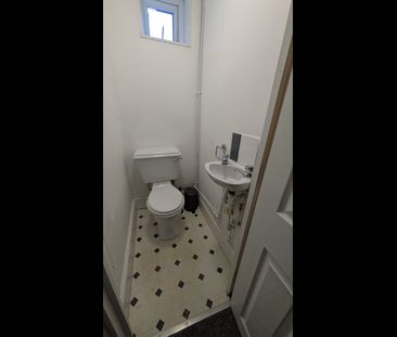 Room in a Shared House, Cromwell Road, SO15 - Photo 5