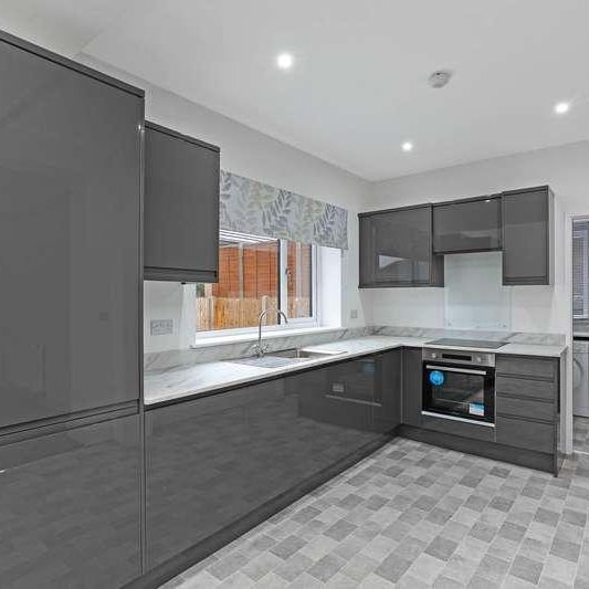 Sunnyside, Tingley, WF3 - Photo 1