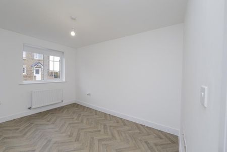 2 bedroom semi-detached house to rent - Photo 4