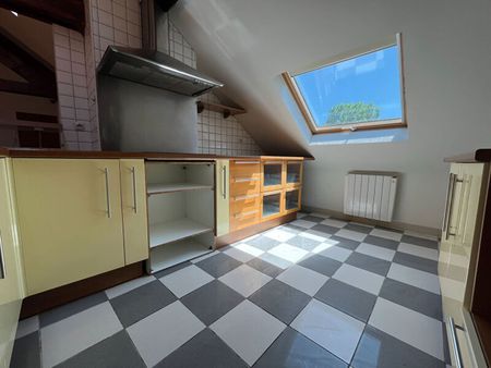 Location Appartement 5 pièces 97m² ORLEANS 45000 - Photo 2
