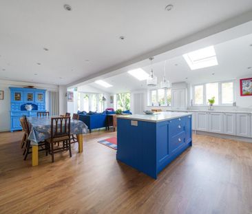 5 bedroom detached house to rent - Photo 3