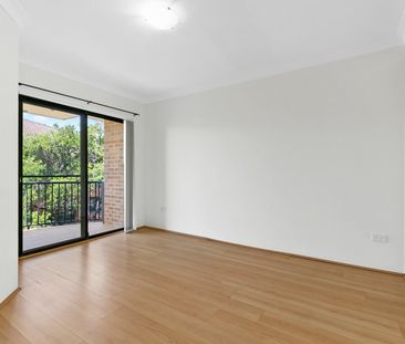 Air-Conditioned Two-Bedroom Unit with Ensuite, Gas Cook-Top and Sin... - Photo 2