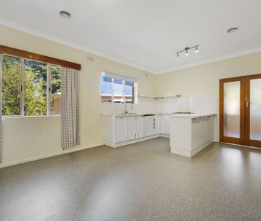 26 Blackall Avenue, Crestwood - Photo 3