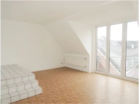 Helle Dachgeschoss-Wohnung, im Seitenhaus - Foto 2