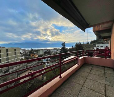 Appartement de 2 pièces au 4ème étage avec vue sur le lac. - Photo 4