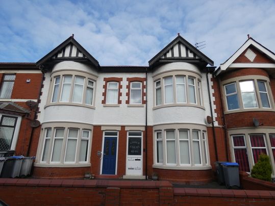 Warley Road Flat 2 - Photo 1