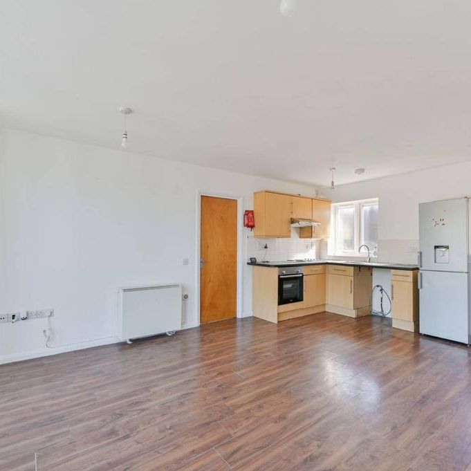3 bedroom flat to rent - Photo 1