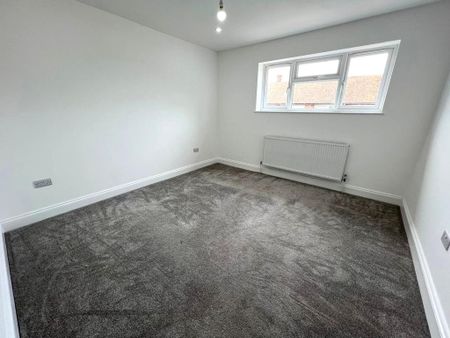4 bedroom terraced house to rent - Photo 2