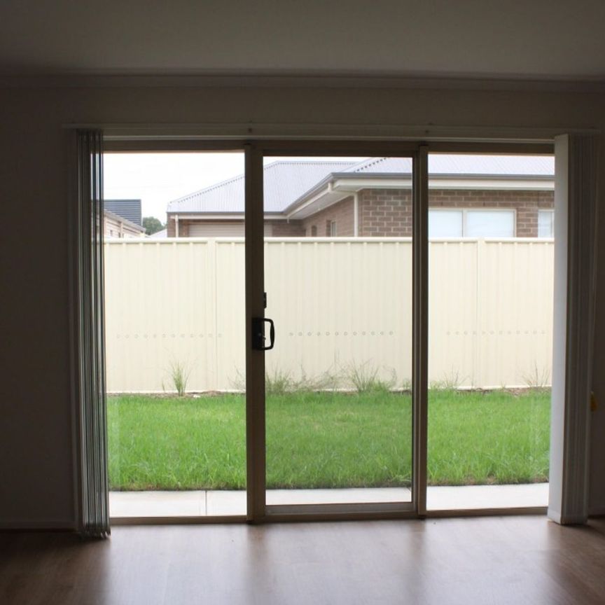 Modern 3-Bedroom Home with Ensuite – Comfort & Convenience Combined - Photo 1