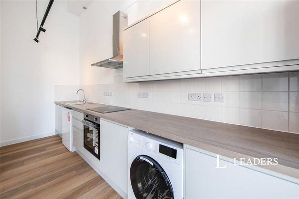 2 bedroom flat to rent - Photo 1