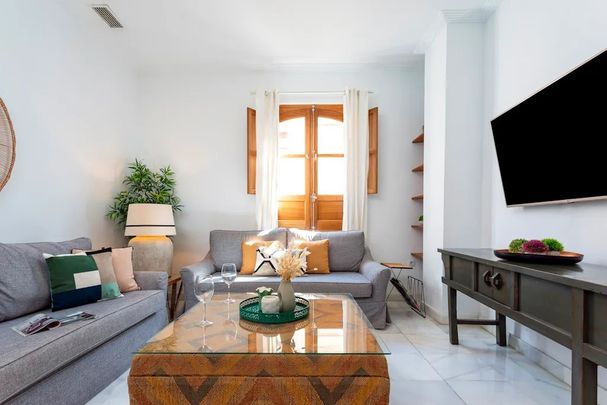 Calle Zaragoza, Sevilla, Andalusia 41001 - Photo 1