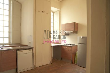 Centre du village de Noves - Photo 4