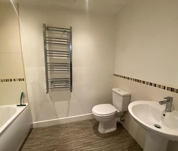 2 bedroom end of terrace house to rent - Photo 4