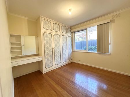 14 Dianne Street, Bundoora - Photo 3